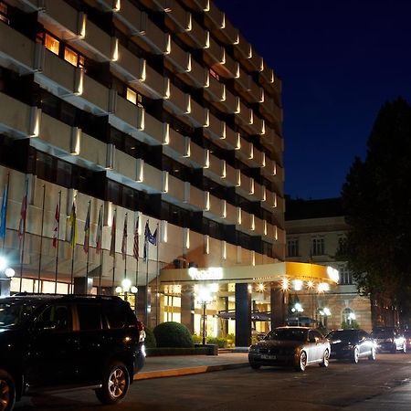 Codru Hotel Chişinau Exteriör bild