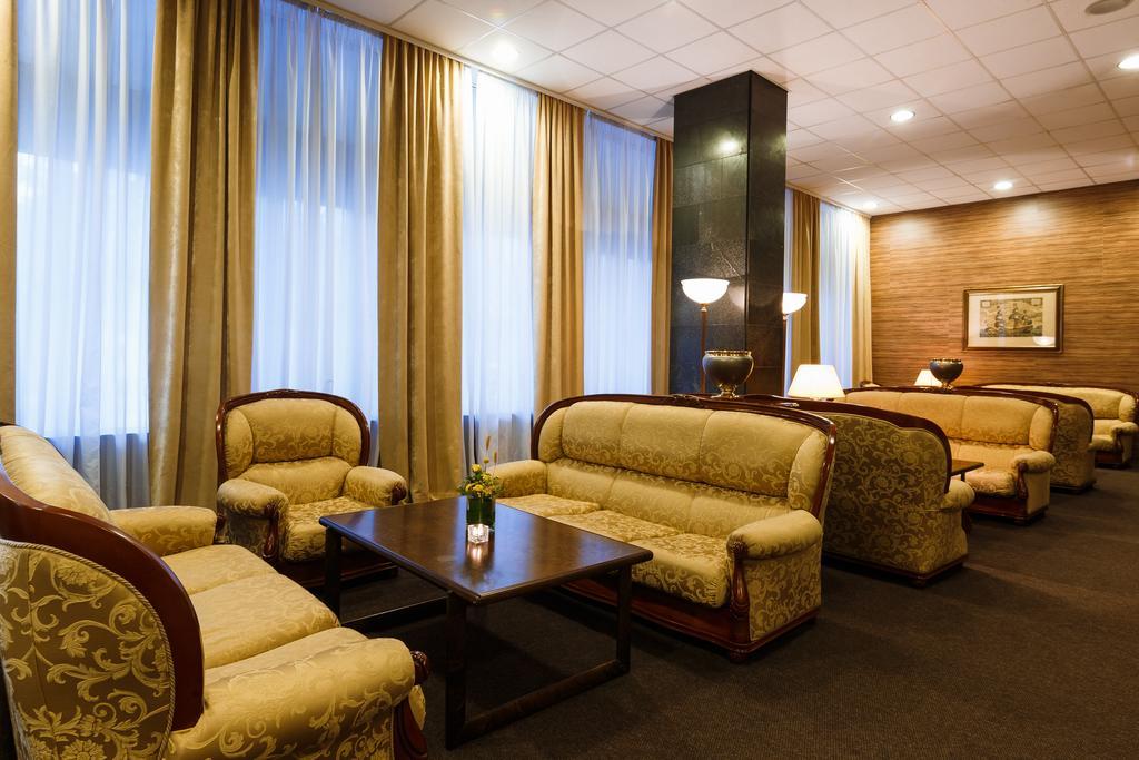Codru Hotel Chişinau Exteriör bild