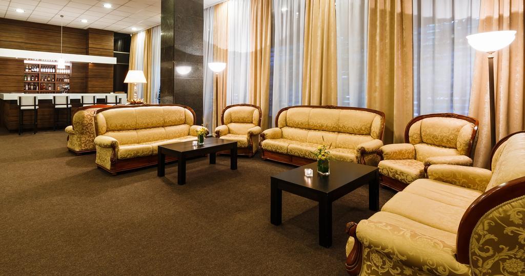 Codru Hotel Chişinau Exteriör bild