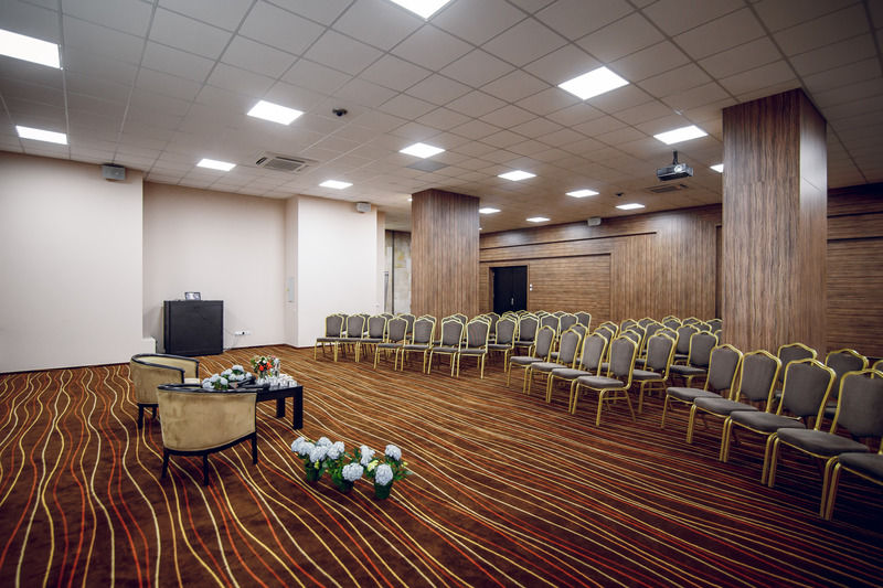 Codru Hotel Chişinau Exteriör bild