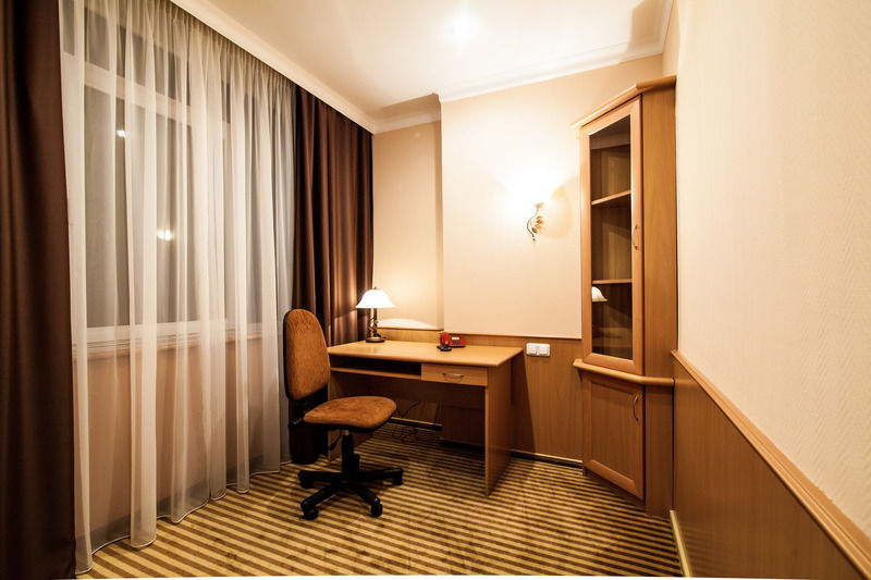 Codru Hotel Chişinau Exteriör bild