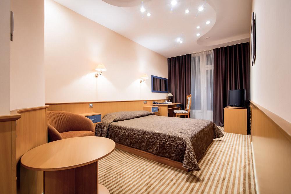 Codru Hotel Chişinau Exteriör bild
