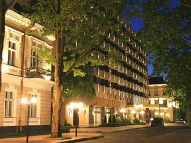 Codru Hotel Chişinau Exteriör bild