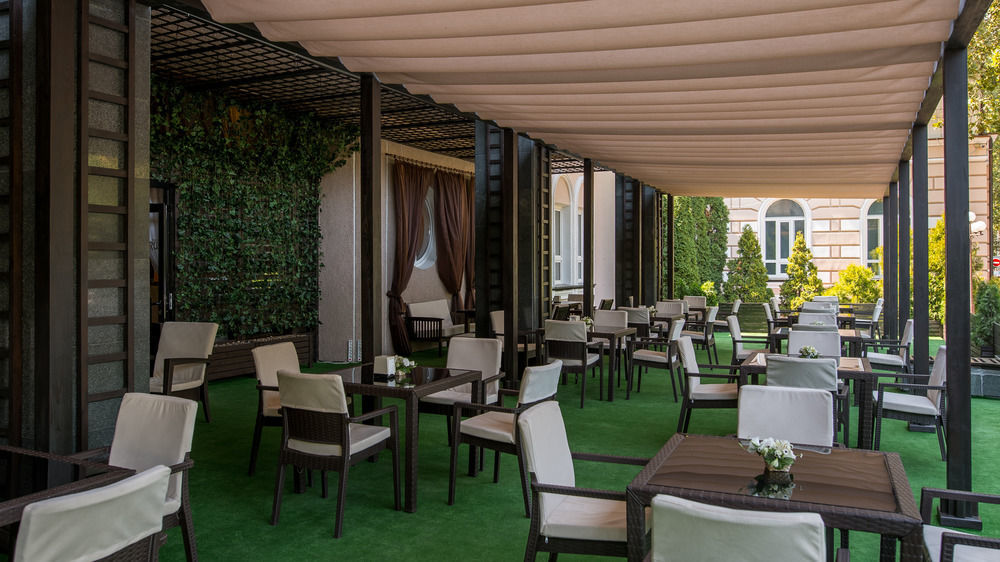 Codru Hotel Chişinau Exteriör bild